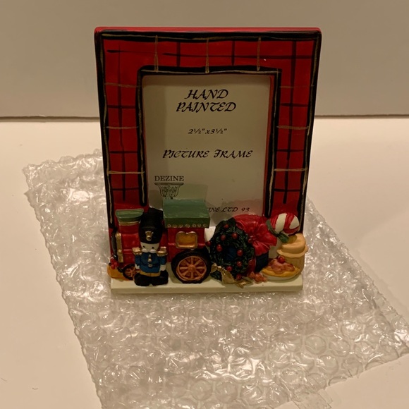DEZINE CHRISTMAS THEMED PICTURE FRAME. - Picture 5 of 7